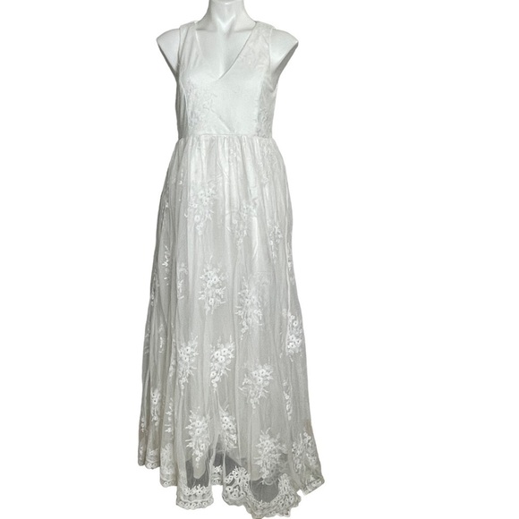 Southern Fried Chics white lace maxi dress medium - Picture 4 of 11